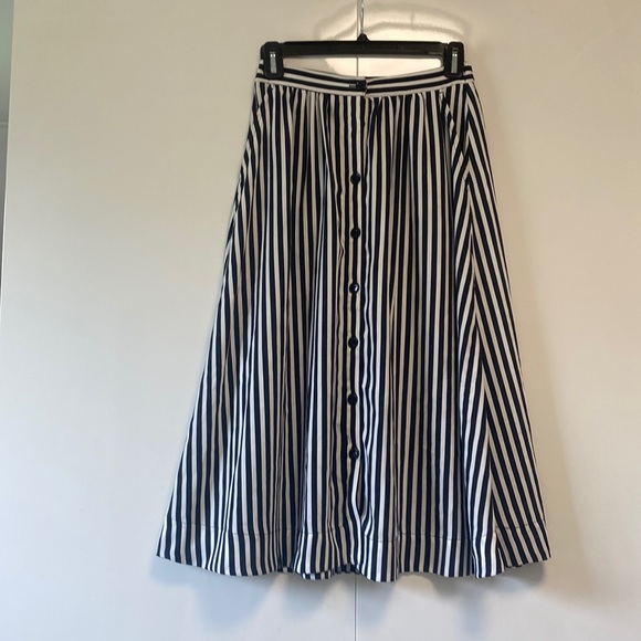 H&M navy and ecru striped silk midi skirt with front buttons, size 4 - Picture 2 of 4